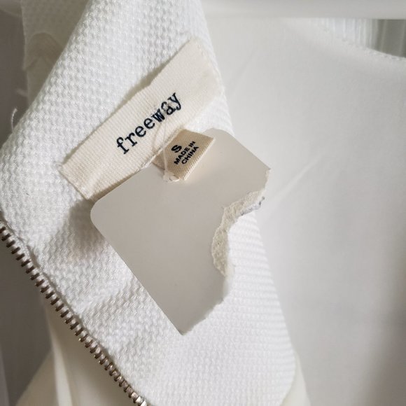 Freeway Striped Black and White Dress: Size S - Picture 6 of 6